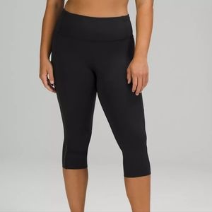 Base Pace High-Rise Crop 17"